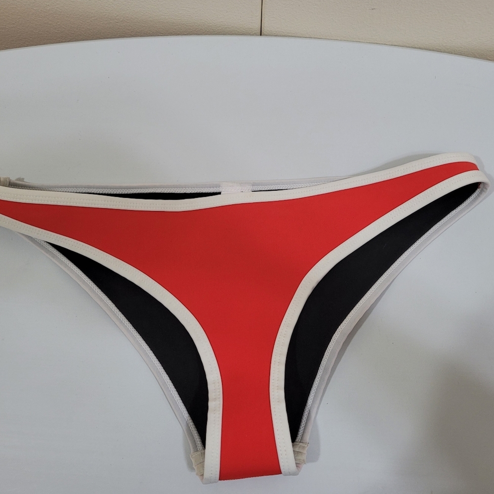 Hoaka Swimwear sz L